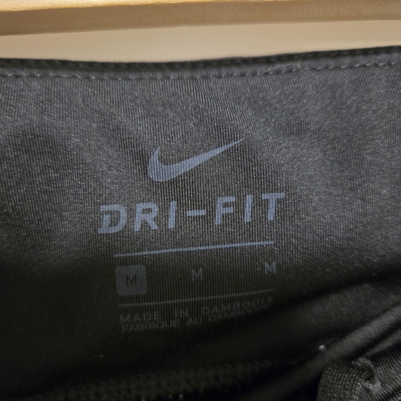 Nike Women's Black Leggings - Picture 6 of 6